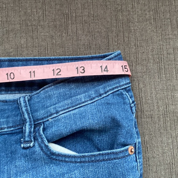 Old Navy Super Skinny Jeans Size 6  15”W x 37” L - Picture 4 of 5